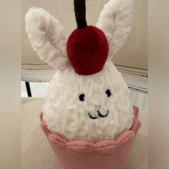 *SOLD* Jellycat NWT Dainty Dessert Bunny Cupcake - Picture 3 of 7